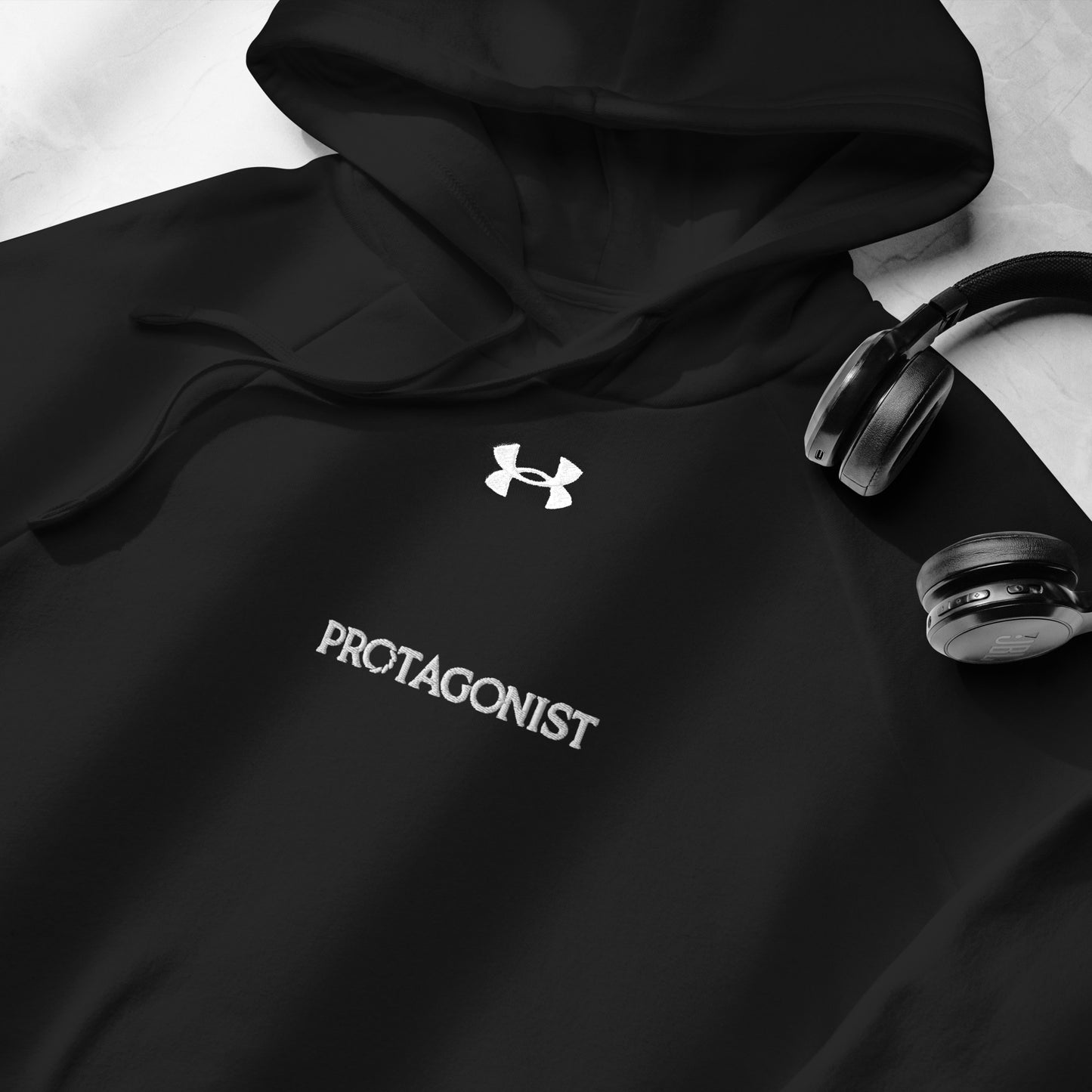 秋コレクションUnder Armour®コラボPROTAGONISTパーカー,ロゴの刺繍